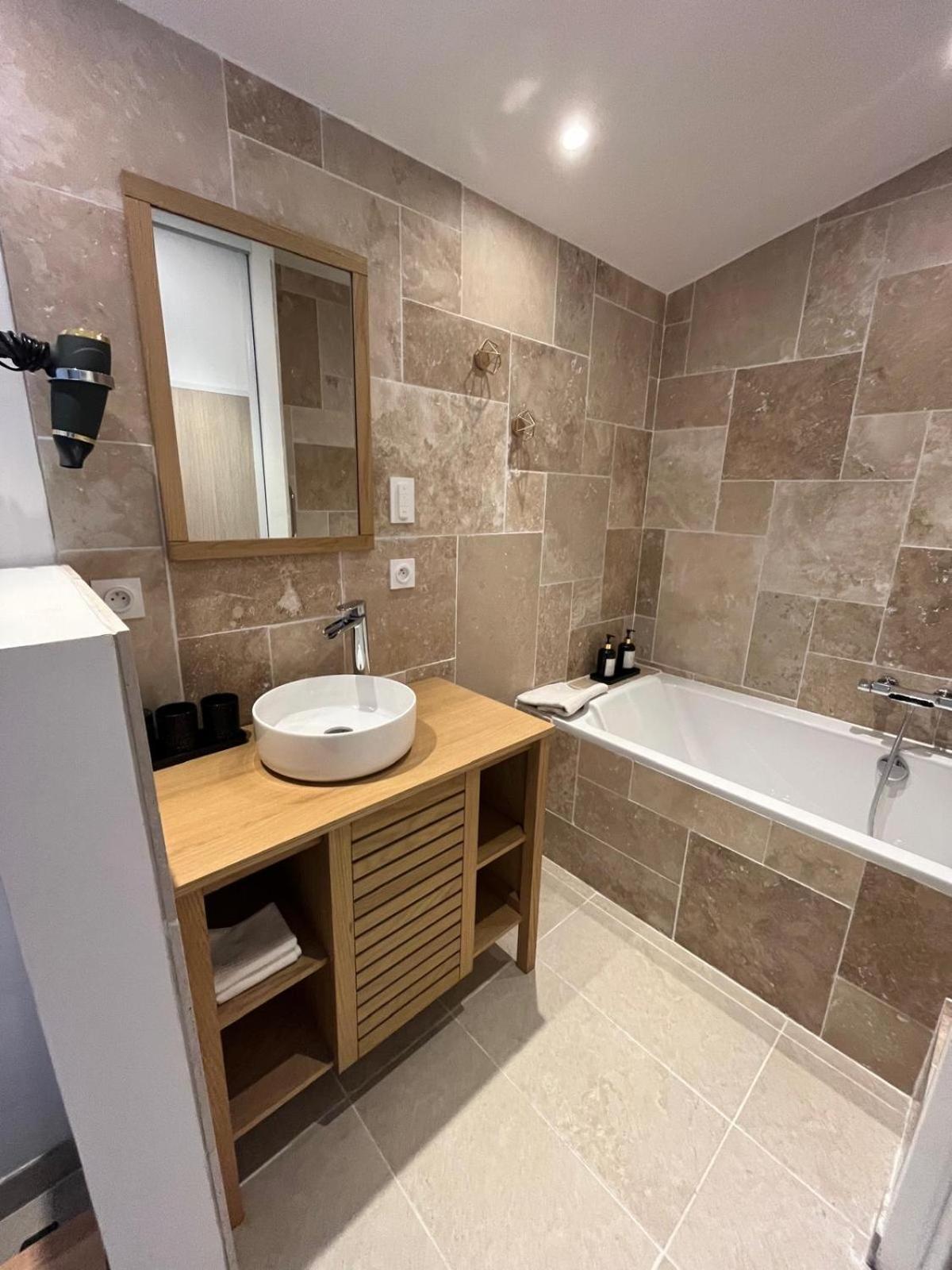 Suite Avec Sauna 36M² Ньор Экстерьер фото